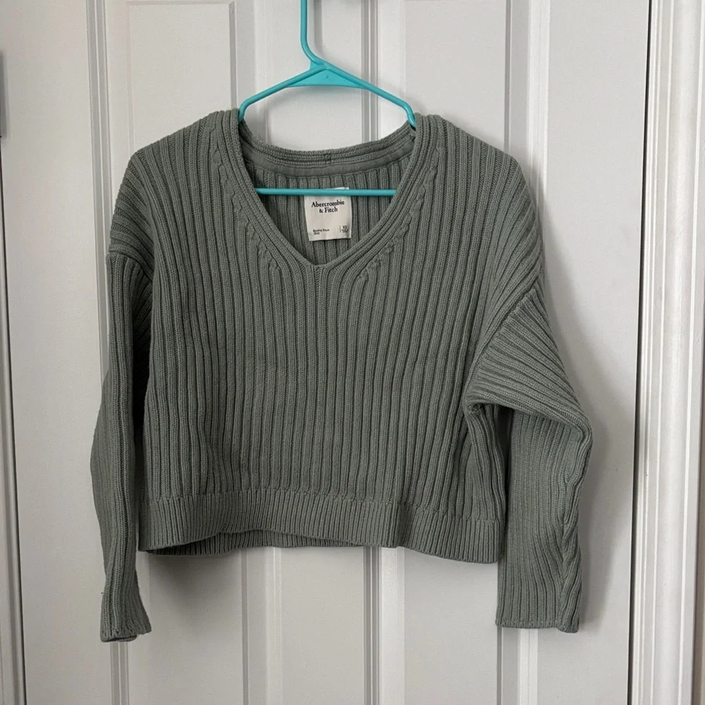 Abercrombie & Fitch Cropped Ribbed Sweater - Picture 1 of 3